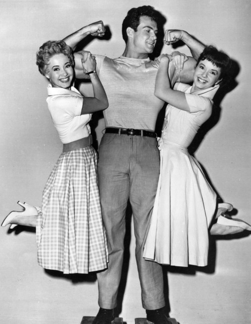 Jane Powell, Steve Reeves & Debbie Reynolds.