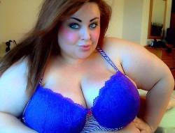 69bbwlover:  hukigid:  tumblr batch upload bloadr.com (FB)  Mmmmm very SEXY LADY