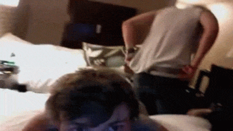 hombresdesnudo2:  Calum Hood Ass!!!