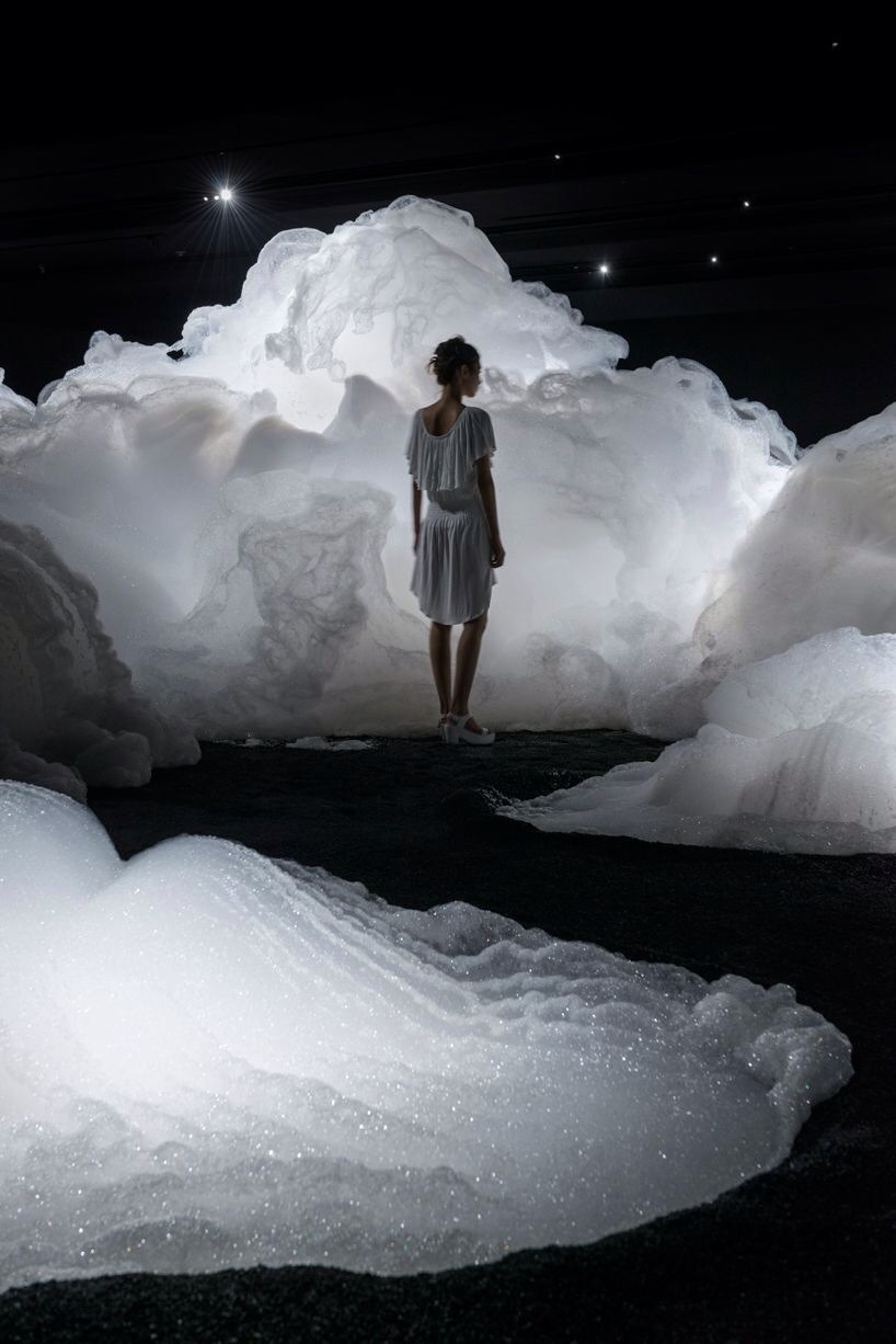 iv-ogue:   badass-bharat-deafmuslim-artista:  paintdeath:  Kohei Nawa forms a cloud-like