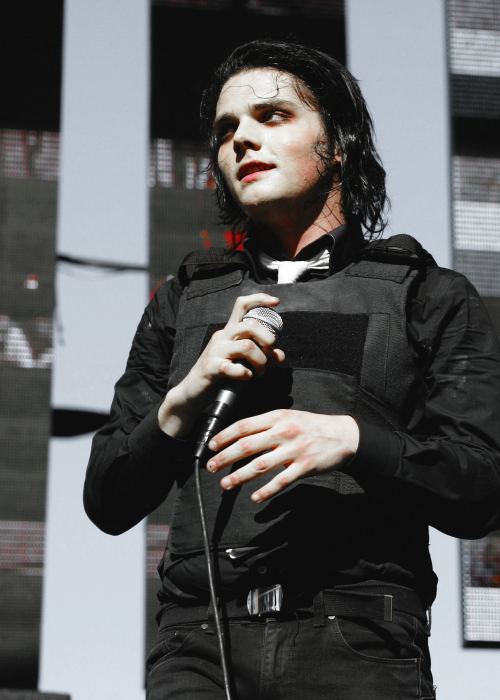 notmcr:   Edits of Gerard Way - 07/? 