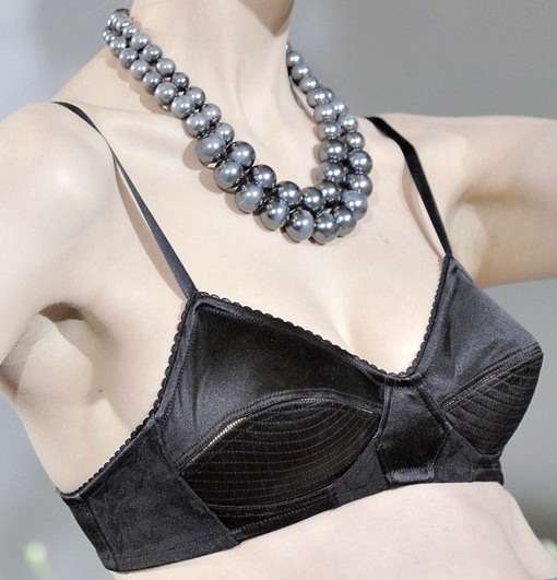 130186:  Christian Dior Haute Couture Fall 2009 