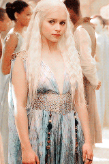 asoiaf/got meme » two outfits [2/2] » daenerys targaryen