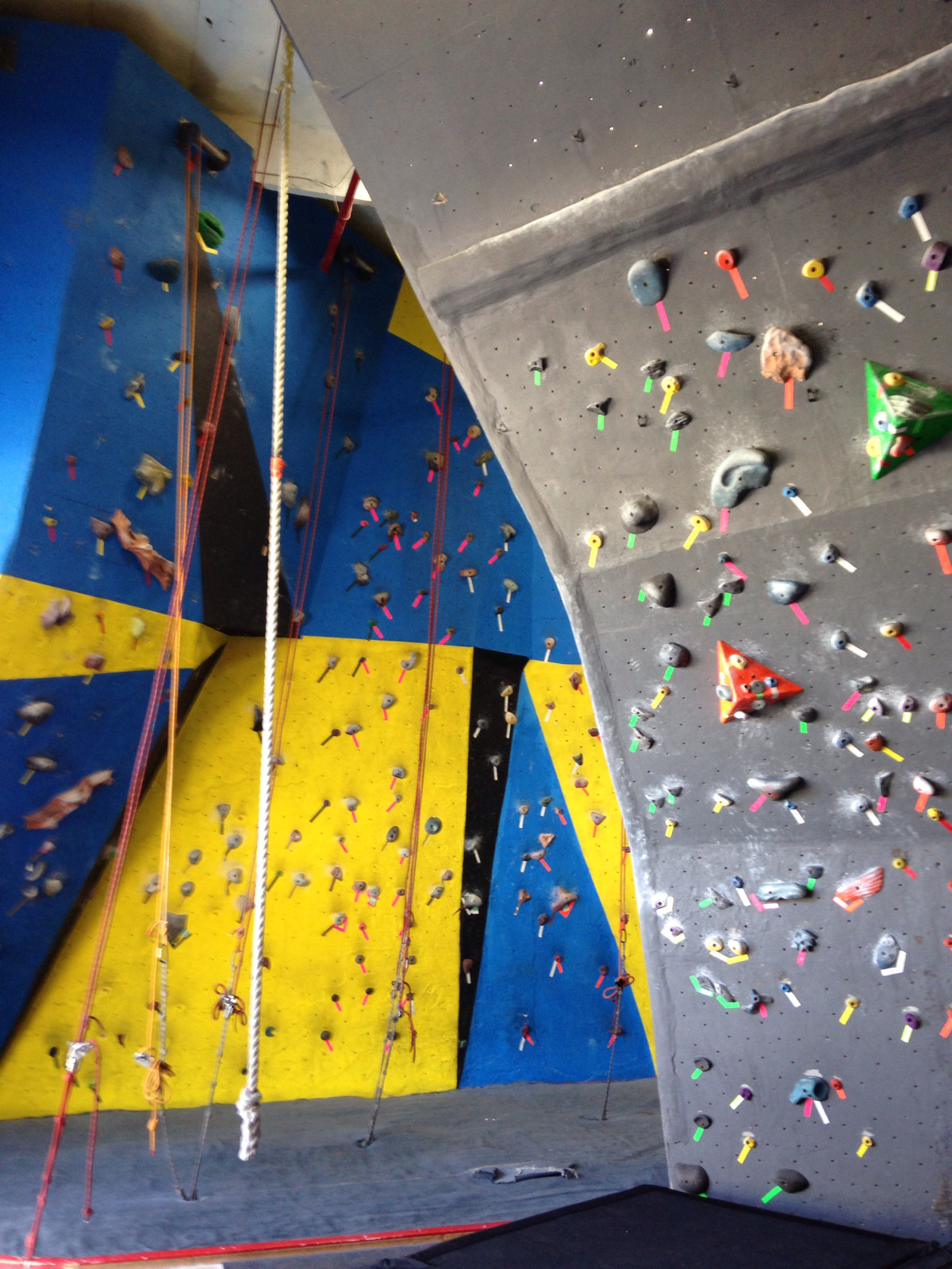 Climbing at a different location today! I should try coming here with my friend next