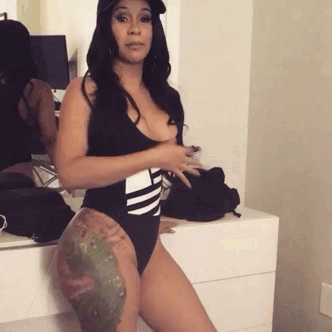 cocoanobutter:  Cardi looks so good I had to turn these into gifs.