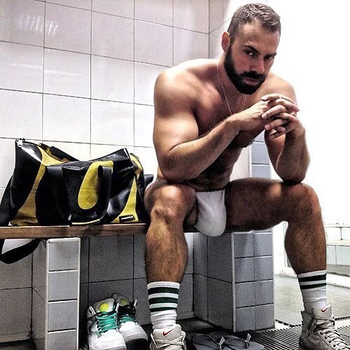 sneakersoxgod:  