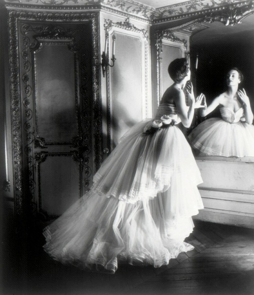 wehadfacesthen:Model in a Dior ballgown, Paris, 1950, photo by Louise Dahl-Wolfeone of my favorite p