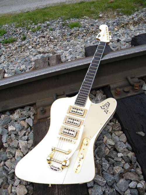 ...........GUITAR:LUST............
