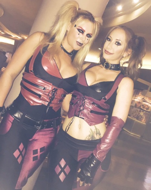 fatcatwithabat23:  Happy Halloween 💀😈👻 