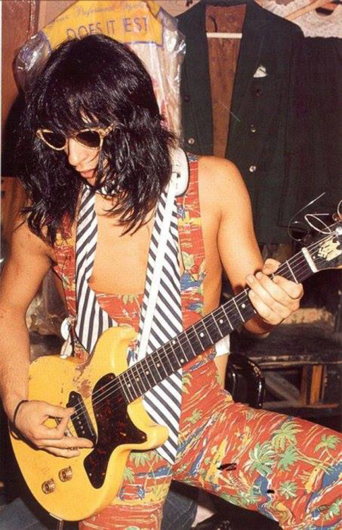 1974 Johnny Thunders at Club 82 in New York. Photo by Bob Gruen.