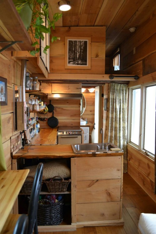 OFF GRID TINY HOUSE ON WHEELS http://tinyhouselistings.com/listing/flagstaff-az-12-sustainable-off-g