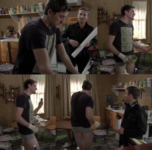 Emmett Skilton & Dean O’Gorman  The Almighty Johnsons 1x01 1x02