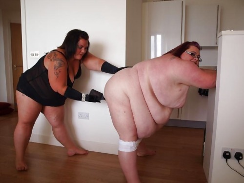 stuffedssbbwpiggypics:  Wanna fuck a sexy fat bbw queen? - CLICK HERE! 