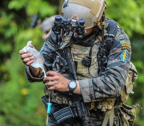 5th Special Forces Group dawns beautiful vintage tiger stripe camo for exercise.