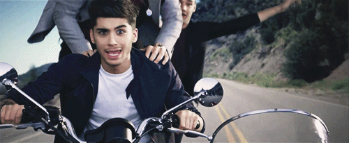 sexnoise:  Im reblogging every one direction kiss me music video gif lolol