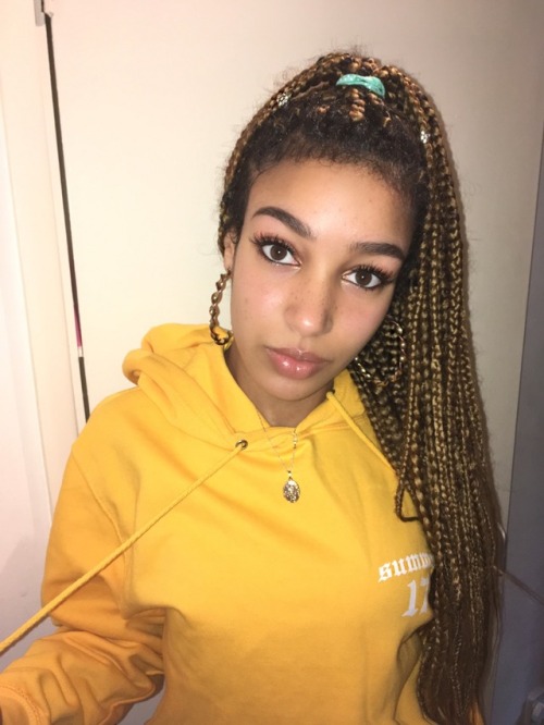 blackgirlsreverything:  instagram @celesteodavies💛