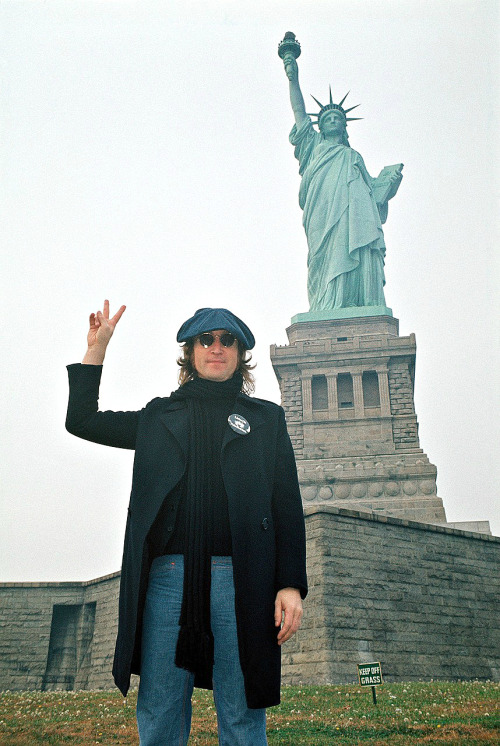 popularvintage:Rest In Peace, John Lennon (October 9th, 1940 - December 8th, 1980)  “If everyone dem