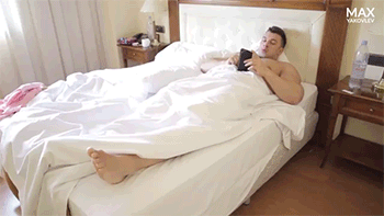 jjsmithmg: When your boyfriend is bigger than your bed you can use his pecs as pillows