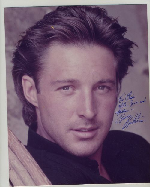 startenthousand: So I was looking for photos of Delenn and I found this picture of young Bruce Boxle