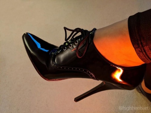 Stern#highheelsart #highheelart #highheels #highheelsfetish #stern #femdom #femaledomination #stilet