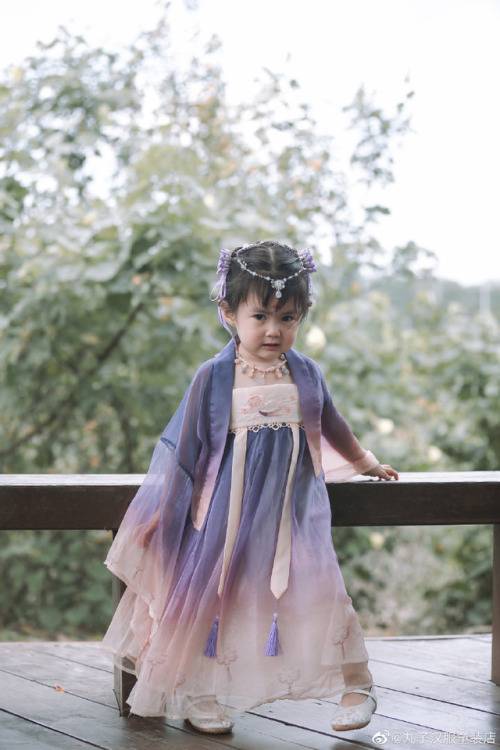 hanfugallery:Chinese hanfu for babies by 丸子汉服童装店