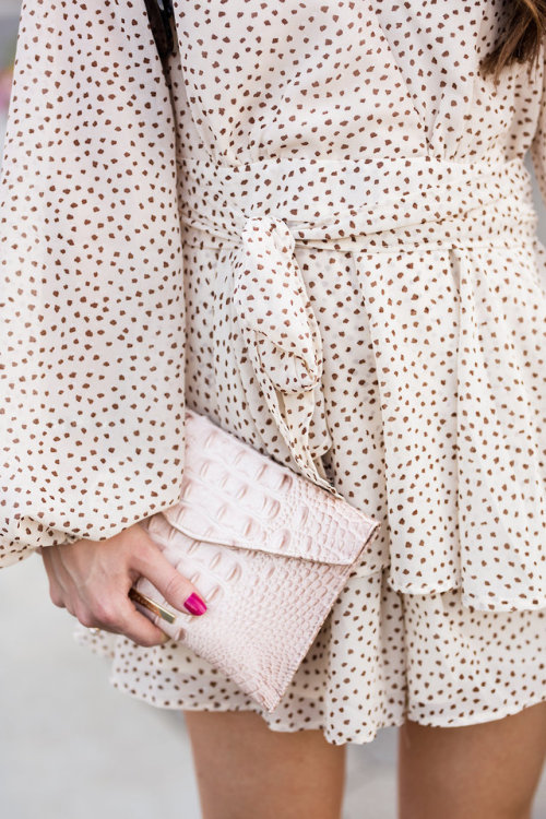 jadorejcrew:Spotted romper on www.caralinastyle.com