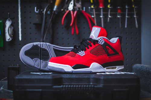phuckindope:  Jordan Toro 4s 