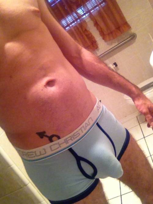 betomartinez:  Thanks “JM” for the hot shots!  Very impressive cock there.     Please send pics to: Por favor manda tus fotos a: betomartinez2008@gmail.com Beto’s Corner           http://betomartinez.tumblr.com/  Este esta Hermoso! :D