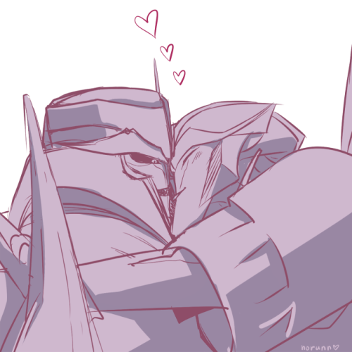 fierceawakening:  norunn8931:  megastar pero　chu<3  omg starscream’s faaaaace so so so cute i can’t