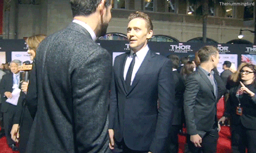 thehumming6ird:Classic Hiddles Moments: Tom and Zachary Levi compete in an impromptu dance off at El