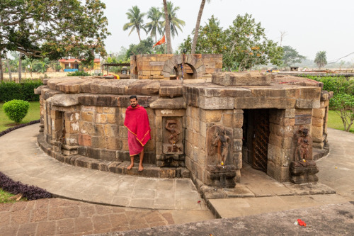 Chausathi Yogini Temple, Hirapur , Odisha, photos by Kevin Standage, more at https://kevinstandageph