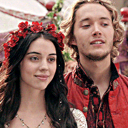 REIGN 
ϟ 01.02 “Snakes in the Garden” #*ps#reign#reignedit#perioddramacentral#periodedit#onlyperioddramas#tvedit#paleedit#giffingpale #reign.