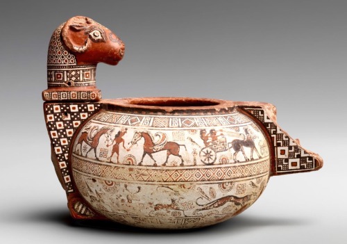 @shiningjasmin Precise geometric pattern on a rams-head: terracotta pot. East Greece, 6th BC. Curren