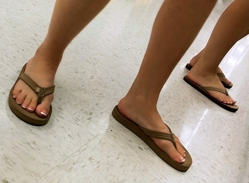 sweetcandidfeet: Hot mom and daughter French pedi