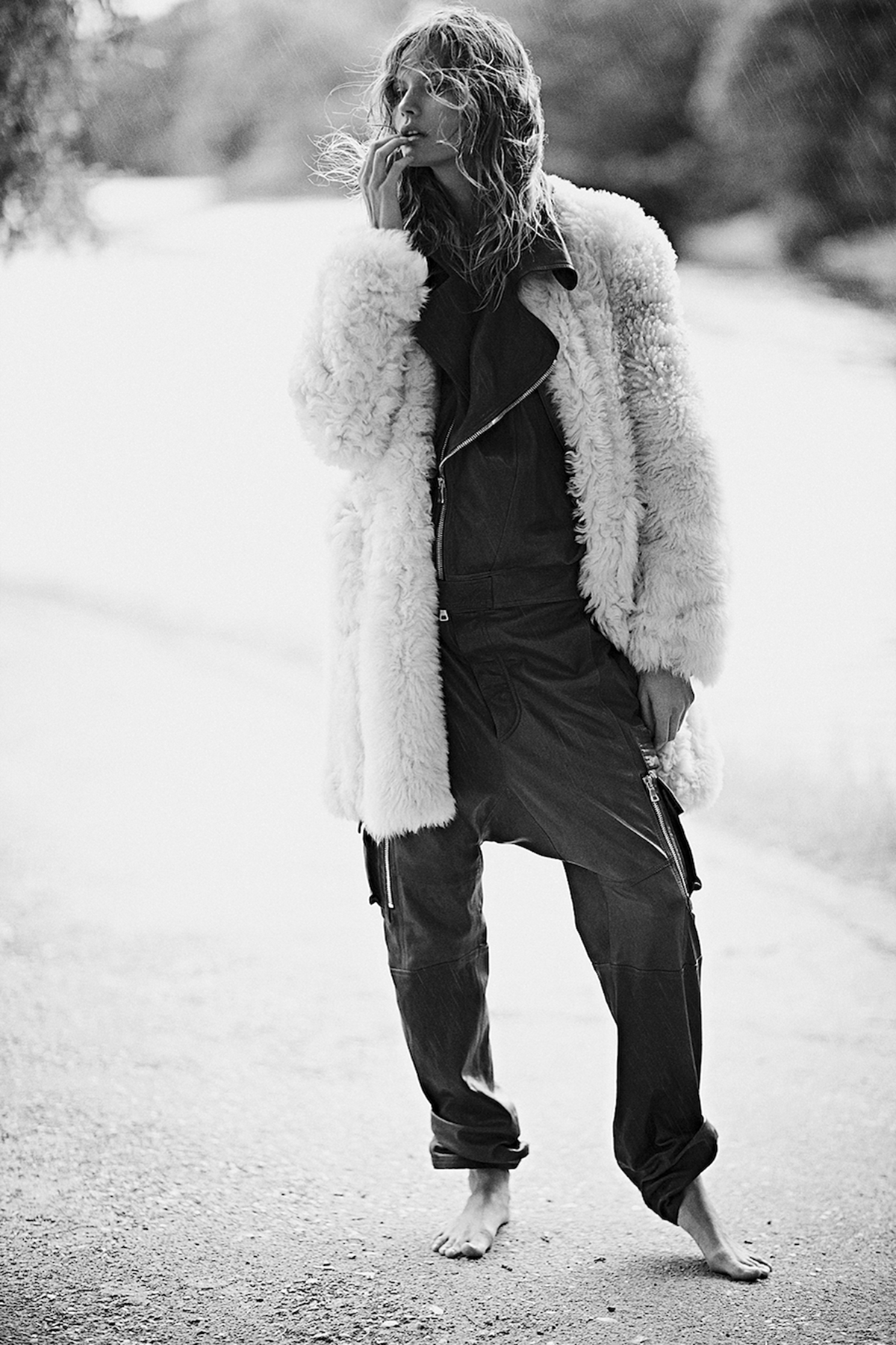 senyahearts:  Magdalena Frackowiak in “Decadent Creation” for Mixt(e) Magazine