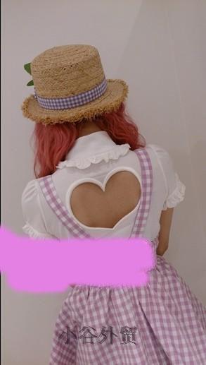 T-shirt heart hole. You can wear it in two different ways! 55.00 (no heart hole)  60.00 (short)