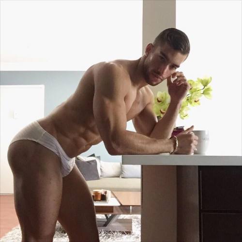 buttsandundies:  I wanna see your butt and undies SHOW ME HERE and follow for more of the same.