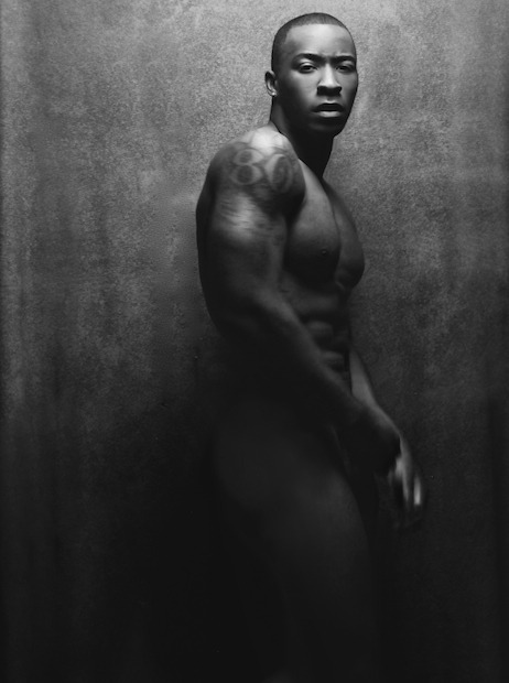 dominicanblackboy:  A beautiful naked black and white moment wit gorgeous muscle