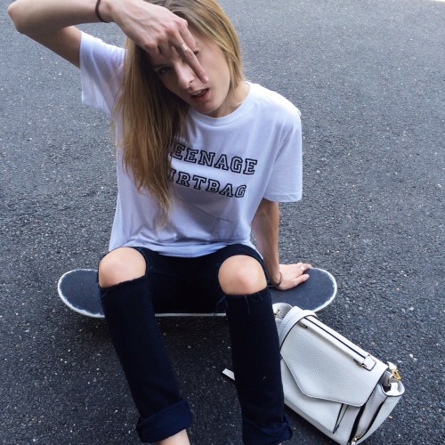 exquisense:  fahdes:following back randoms x   following back  