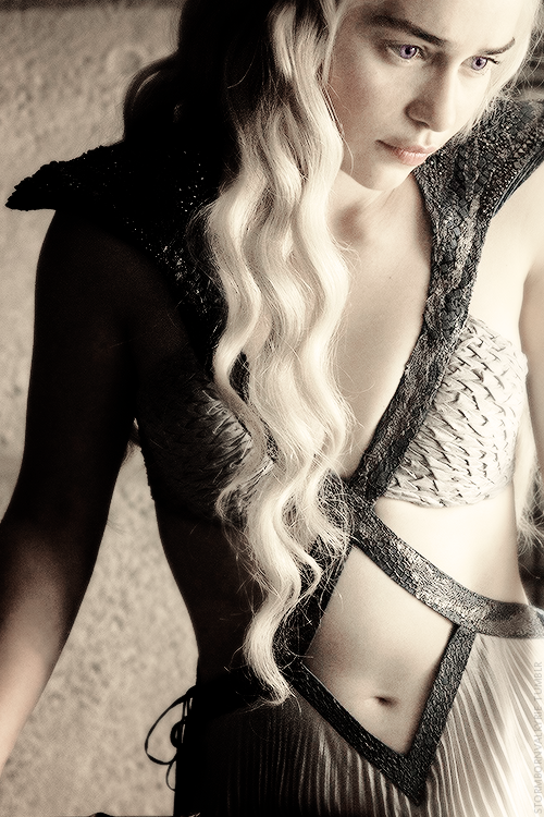 stormbornvalkyrie:♕ Daenerys Stormborn, Princess of Dragonstone & Queen of Meereen [x]
