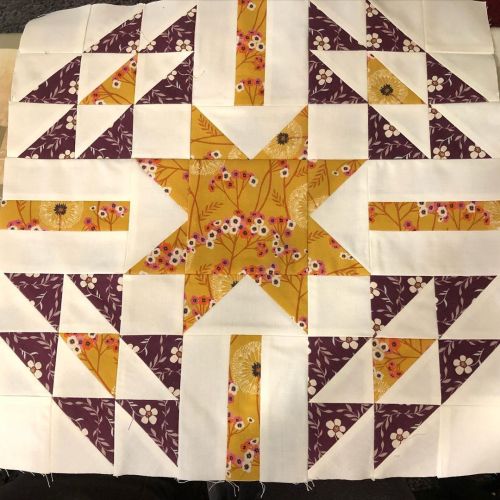 Square number 2 of my #aglowquilt. #quiltersofinstagram #igquilter #quilting #modernlymorganpatterns
