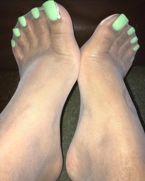 Sexy stockings and Green Pedi Stockings @foot_goddess_armani#ebonyfeet #ebonyfootfetish #ebonywoman 