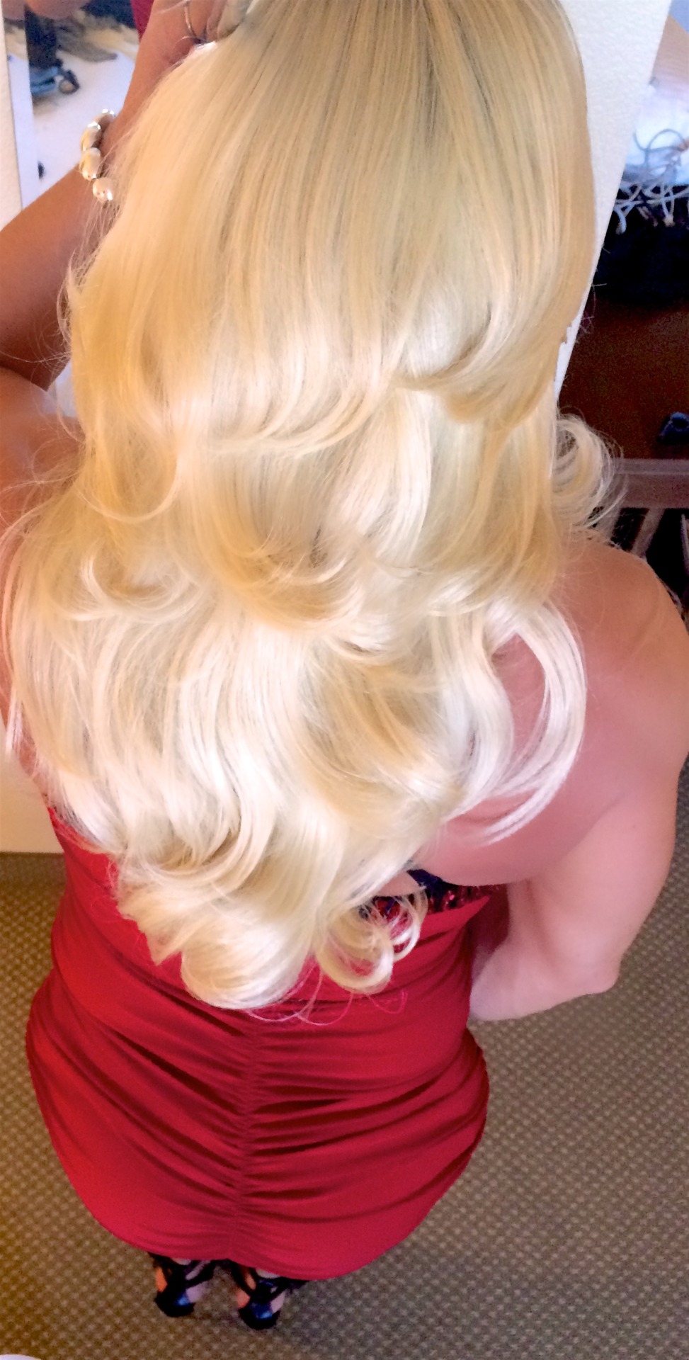 trans-amee:  One of my favorite dresses!!  It goes perfectly with the heels!!