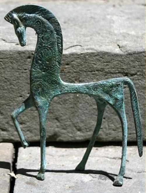 ymutate:The Etruscan horse The horse is a strong symbol in the Etruscan culture. As in the Egyptian 