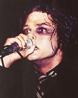 tonightwillitevercome:           Gerard + purple makeup           