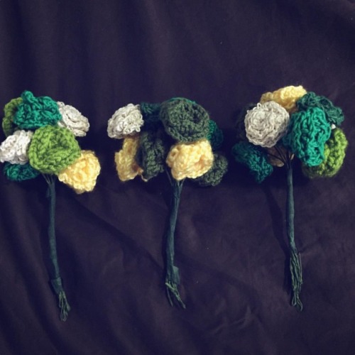 Baby bouquets. #crochet #crochetconcupiscence #crochetersofinstagram #flowers #floral #crochetflower