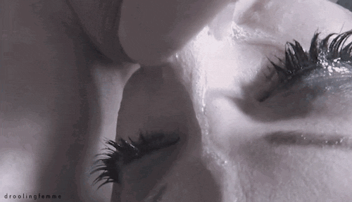 smile-on-my-dick:  FOLLOW ME FOR MORE BLOWJOB ACTION 