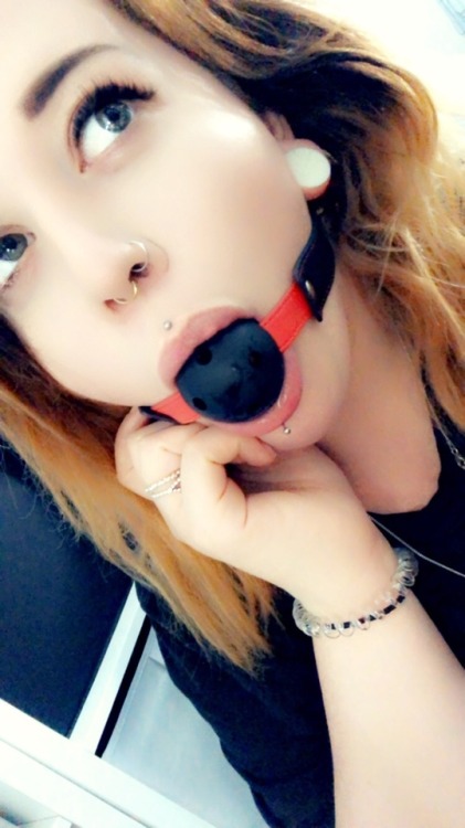 tits-n-t4ts:  Still as nerdy as ever hello x