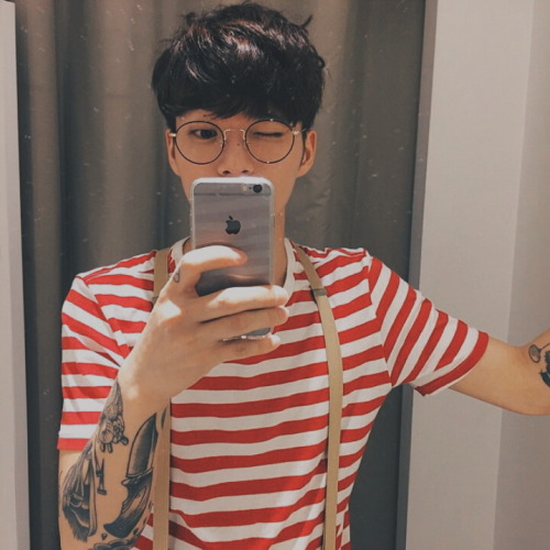 hologramicons:✿ like or reblog if used.✿ credits : @HOLOGRAMICONS