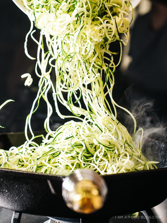 foodffs:  Shrimp and Zucchini Noodles with Fennel, Lemon and Herbs RecipeReally nice